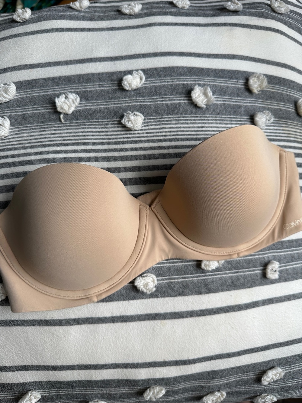 Calvin Klein Nude Strapless Seamless Bra